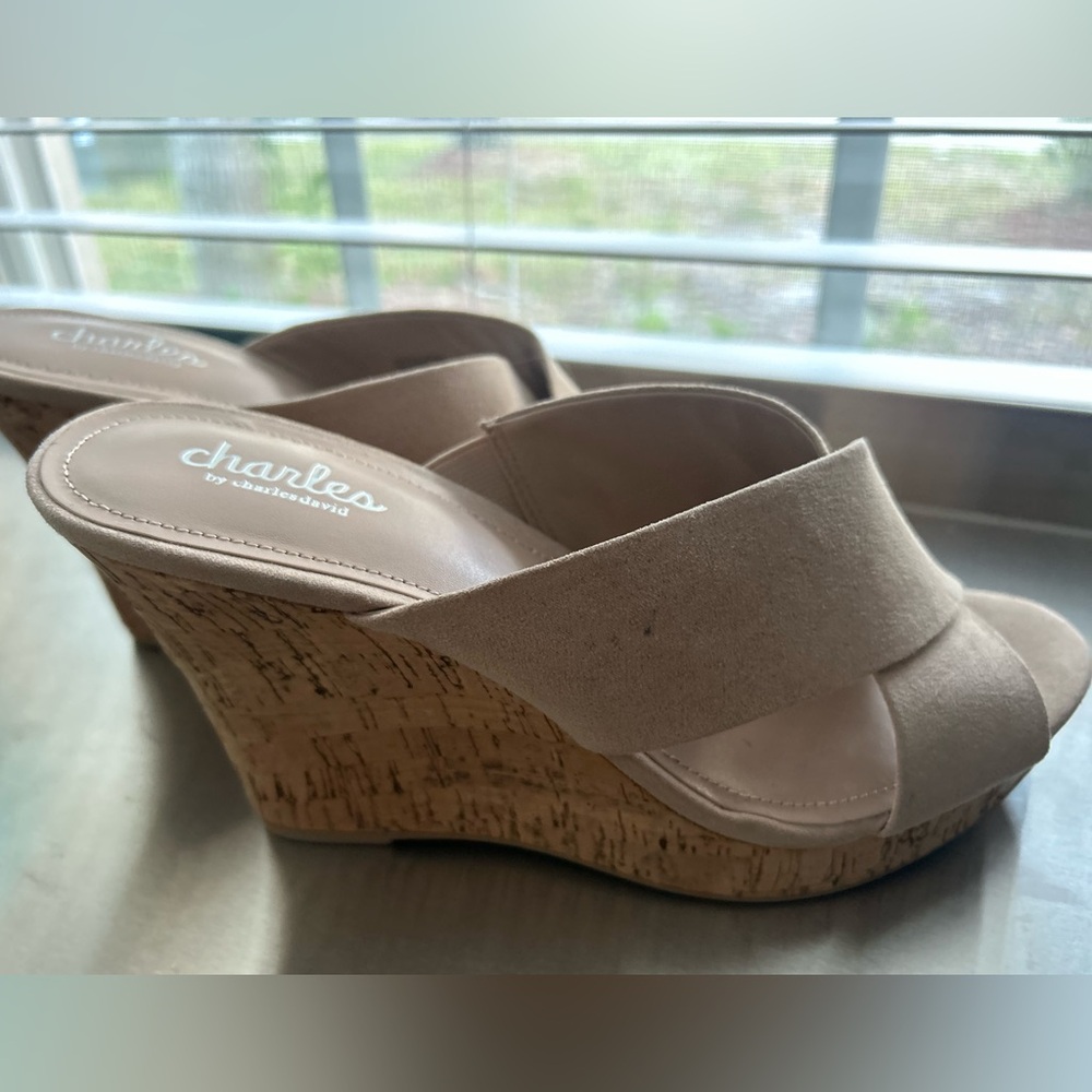 Charles by Charles David Size 9 Cream Latrice Wedge